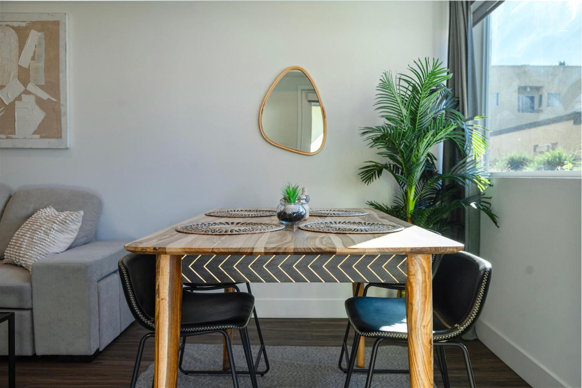 Bright & Stylish 1-bedroom, Walk To Netflix, Perfect For Long Free Parking Appartement *